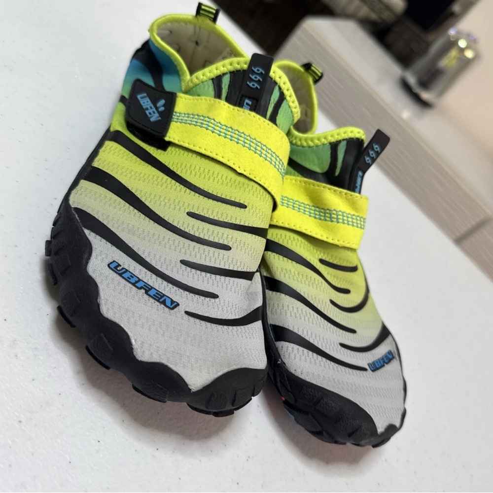 UBFEN Mens Womens Water Shoes Aqua Beach Sports Quick Dry Barefoot  Sz 7/37 GW4